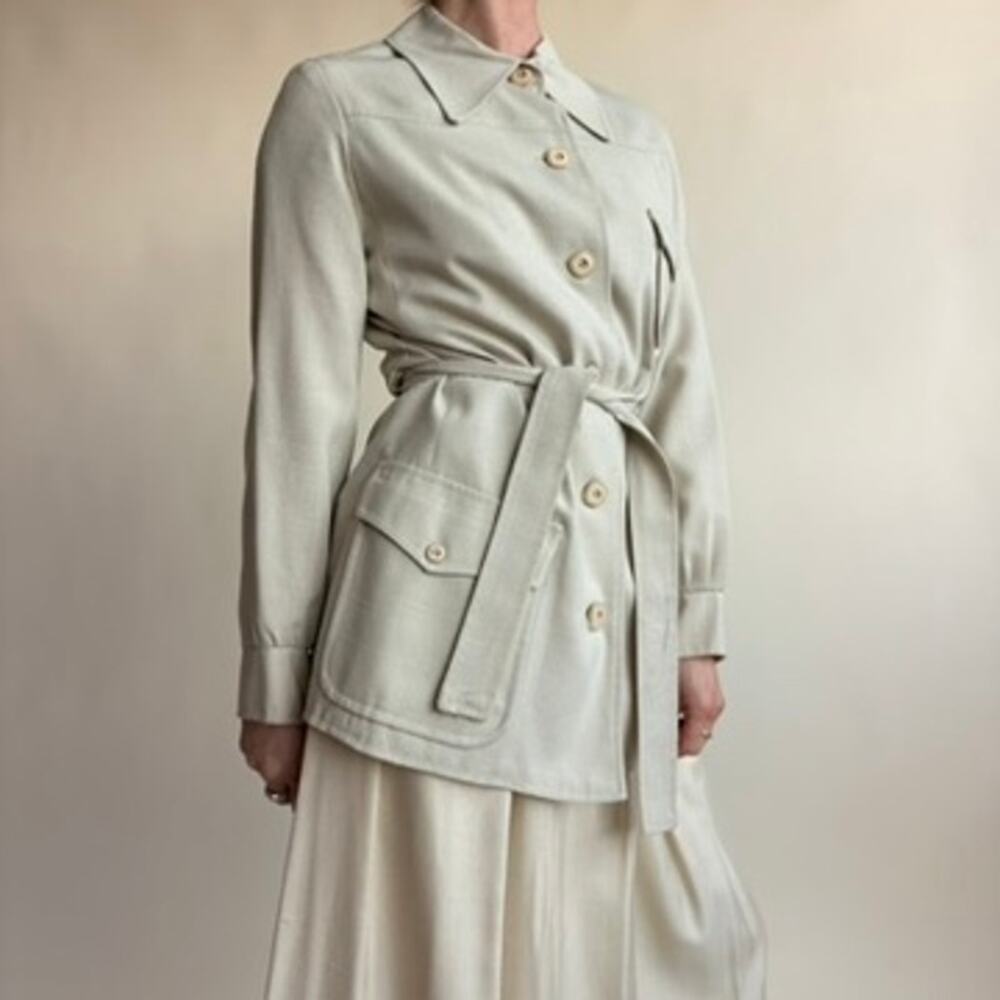 Larry Levine New York Tan Belted Field Jacket - Lightweight Cropped, Size Small - Picture 5 of 7